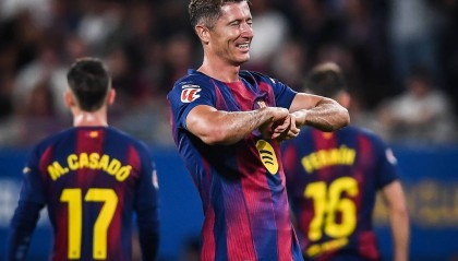 卫冕成功!18岁亚马尔连续两年夺得科帕奖,巴萨新星的崛起之路