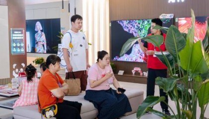 客厅电视进入“百吋时代”,大屏电视成为主流