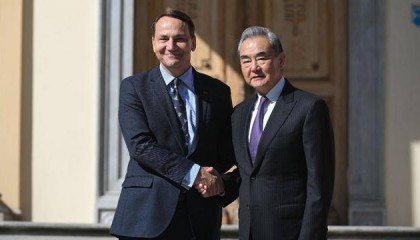 波兰不守承诺,拒绝放行中欧班列,中方把目光转向北极航道