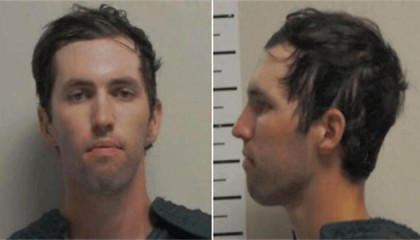 柯克被杀后,特朗普掀起复仇行动,48小时内,“追杀名单”出炉