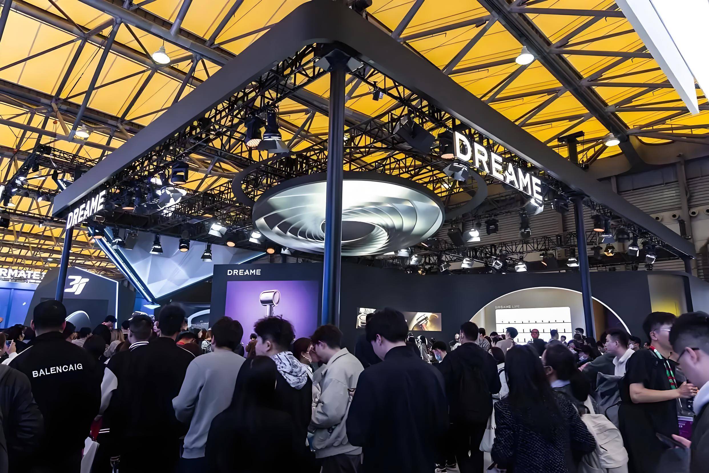 开机即影院，追觅电视首秀即王炸