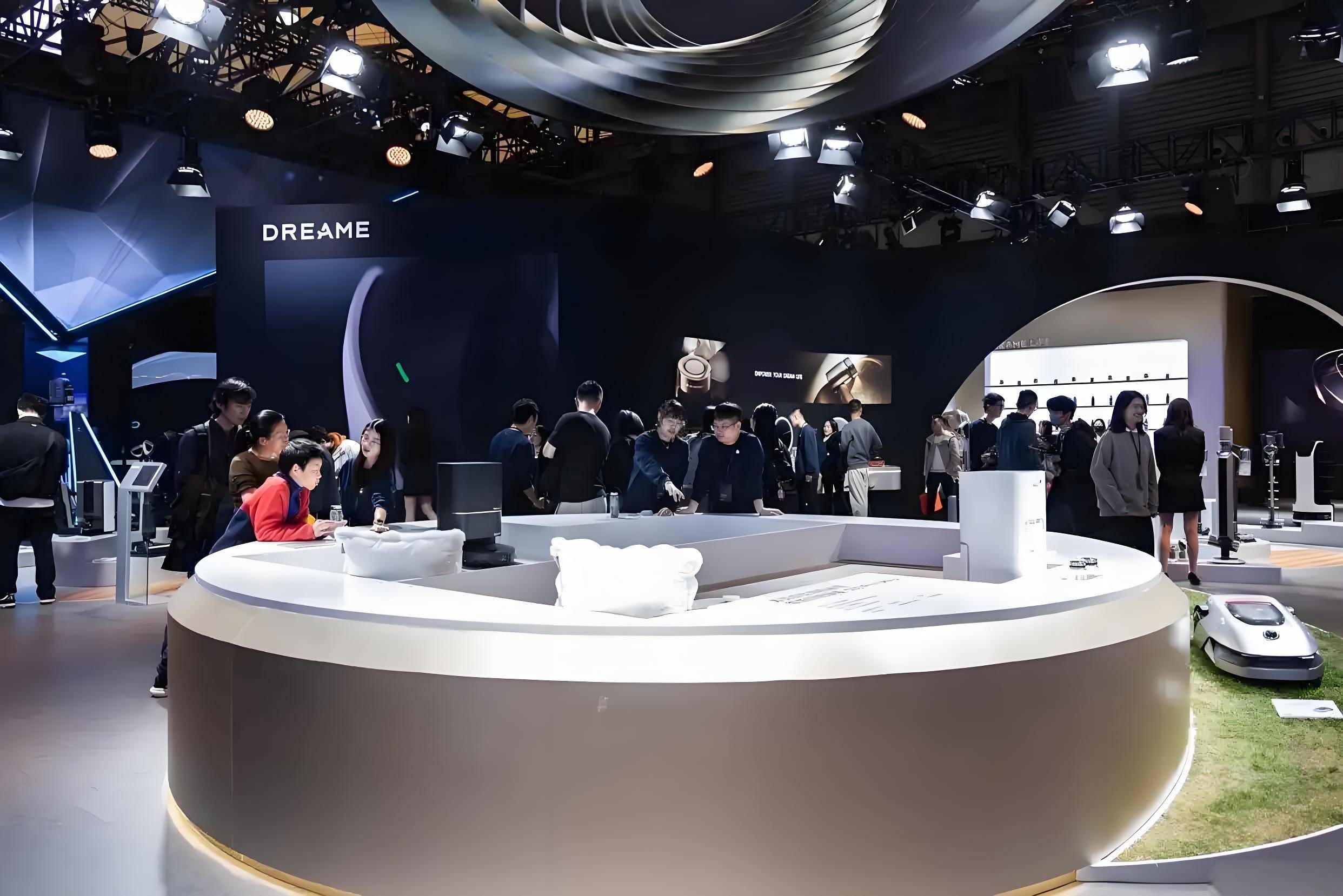 开机即影院，追觅电视首秀即王炸