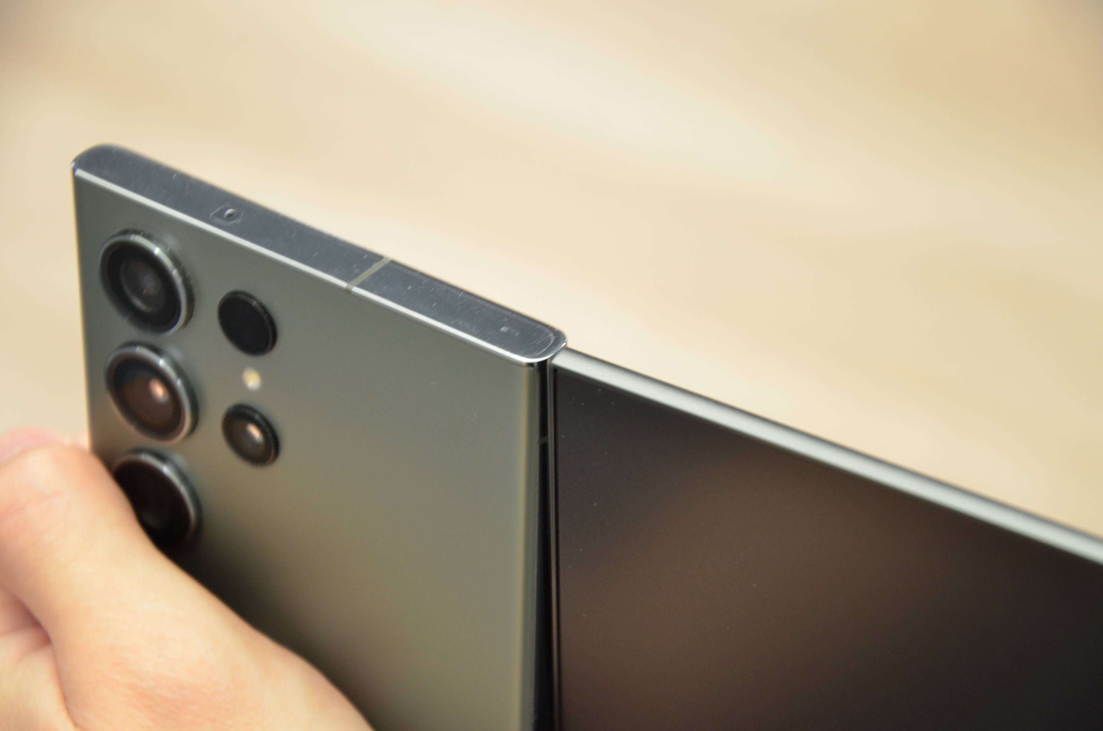 既是智能电视,又是优秀的游戏电视,三星42英寸级OLED电视S90F上手体验