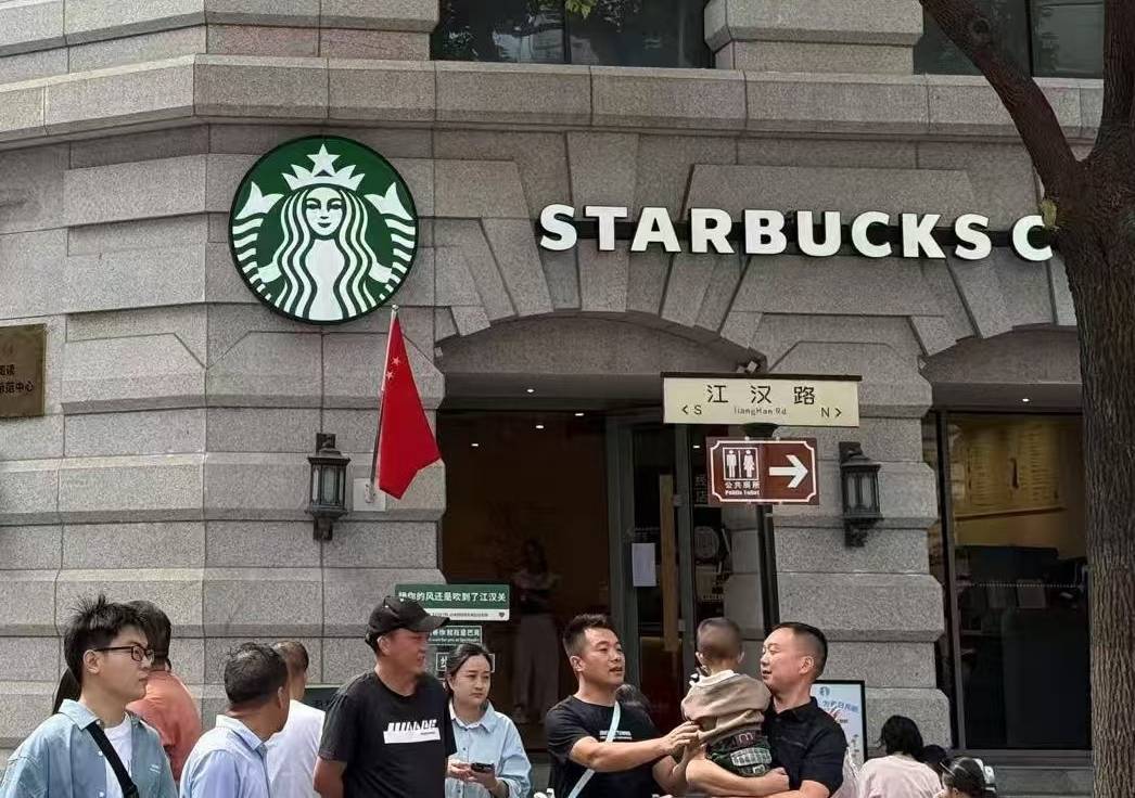 瑞幸咖啡，开进星巴克“老家”