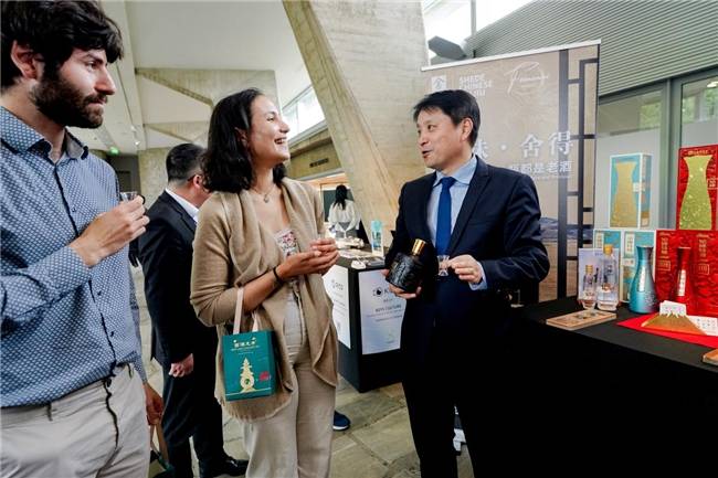 推动中国白酒文化走向世界,沱牌非遗酿造技艺、舍得文化走进联合国教科文组织总部
