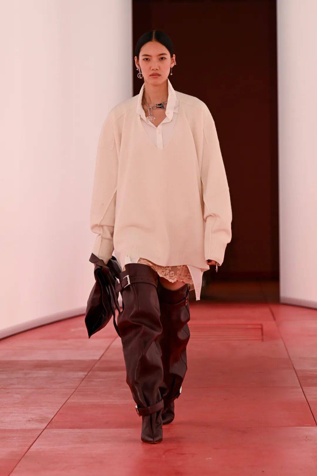 阔别七年重返T台的H&M,终于暴露野心了